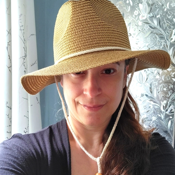 Straw sun hat - Picture 2 of 3